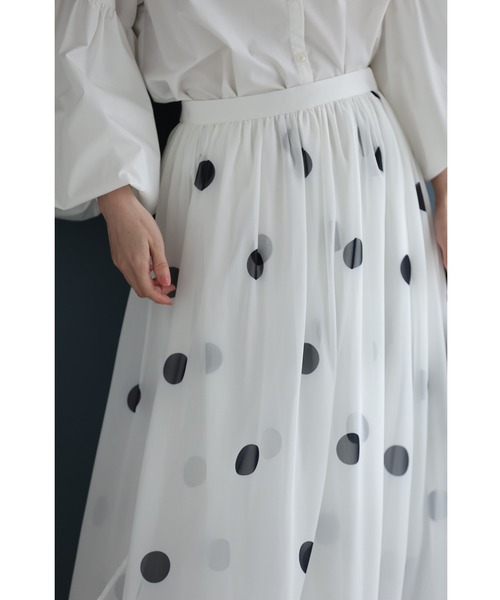 cawaii（カワイイ）の「ドット柄舞うシアーミディアムスカート（スカート・レディース・ホワイト・FREE）」の3枚目の写真