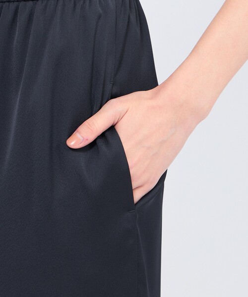 EPOCA(エポカ)の「【WEB&一部店舗限定】サテンワイドパンツ(その他パンツ・レディース・ブラウン系その他2/ネイビー・40/38)」の10枚目の写真