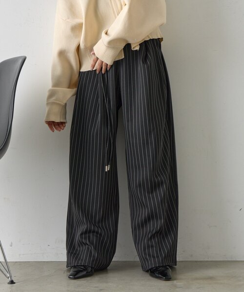 goocy(グーシー)の「ストライプツータックパンツ(その他パンツ・レディース・グレイッシュベージュ/ブラック/チャコールグレー・FREE)」の3枚目の写真