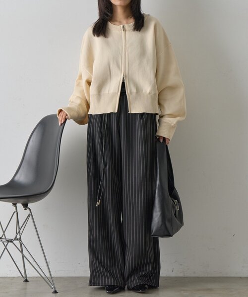 goocy(グーシー)の「ストライプツータックパンツ(その他パンツ・レディース・グレイッシュベージュ/ブラック/チャコールグレー・FREE)」の5枚目の写真