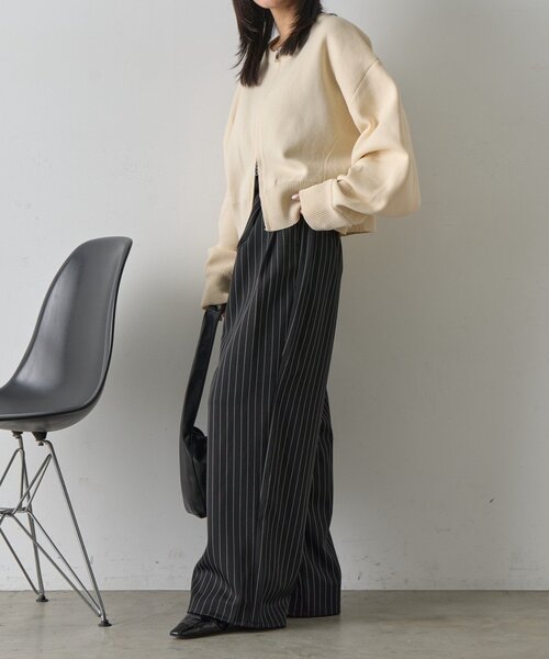 goocy(グーシー)の「ストライプツータックパンツ(その他パンツ・レディース・グレイッシュベージュ/ブラック/チャコールグレー・FREE)」の7枚目の写真