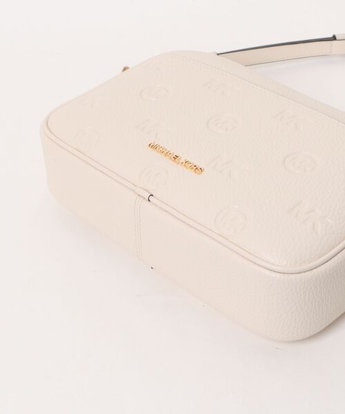 MICHAEL KORS(マイケルコース)の「JET SET TRAVEL LG CAMERA XBODY Crossbody(ショルダーバッグ・レディース・ベージュ系・FREE)」の3枚目の写真