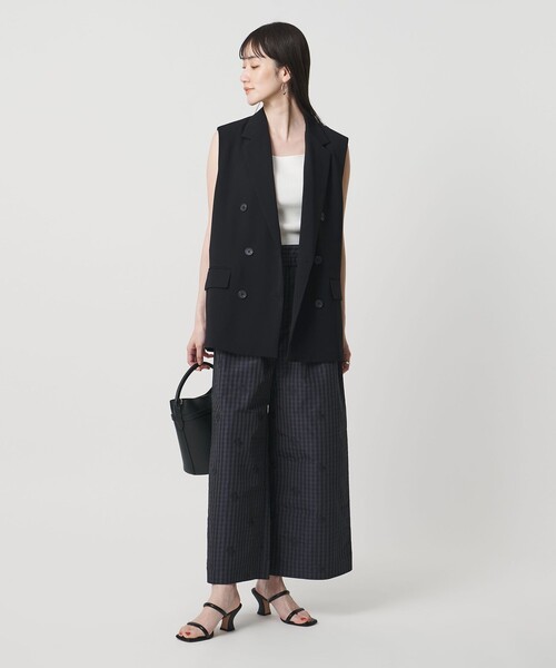 UNITED ARROWS(ユナイテッドアローズ)の「Drapy テーラード ミドル ベスト(ベスト・レディース・ブラック/ネイビー・38/36)」の22枚目の写真