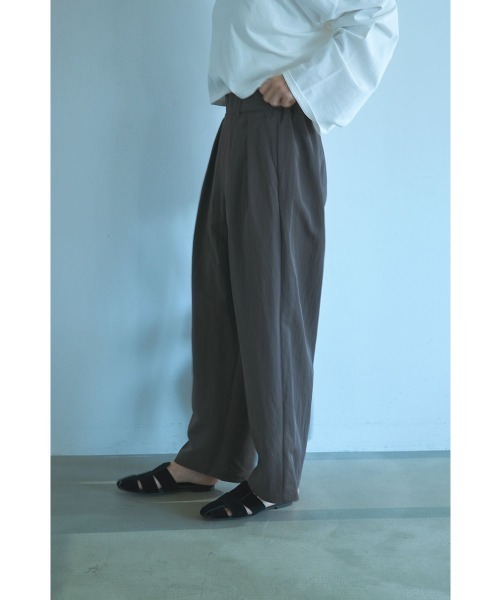 marjour（マージュール）の「ALLDAY SEMI WIDE PANTS（その他パンツ・レディース・モカ/ブラック・M）」の19枚目の写真