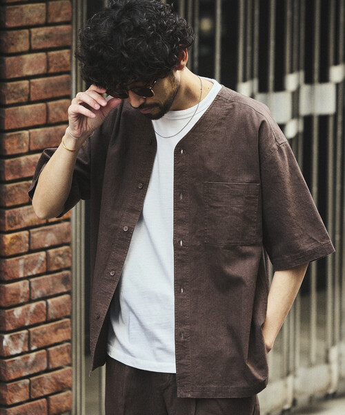 FREAK'S STORE(フリークスストア)の「LINEN COTTON V NECK SHIRT/リネンコットン Vネック シャツ【セットアップ対応】(シャツ/ブラウス・メンズ・ホワイト/ブラウン/ダークブラウン/ベージュ/チャコールグレー/ブラック・MEDIUM/LARGE)」の7枚目の写真
