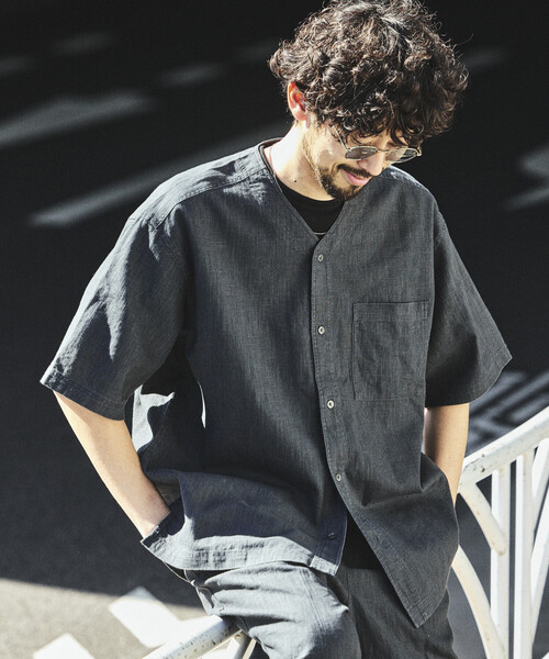 FREAK'S STORE(フリークスストア)の「LINEN COTTON V NECK SHIRT/リネンコットン Vネック シャツ【セットアップ対応】(シャツ/ブラウス・メンズ・ホワイト/ブラウン/ダークブラウン/ベージュ/チャコールグレー/ブラック・MEDIUM/LARGE)」の11枚目の写真