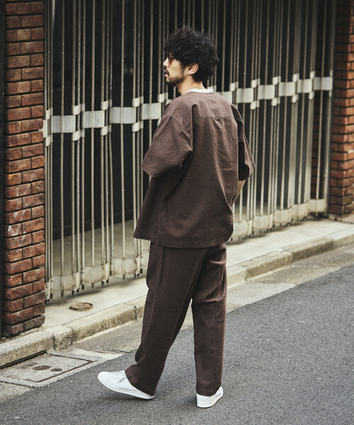 FREAK'S STORE(フリークスストア)の「LINEN COTTON V NECK SHIRT/リネンコットン Vネック シャツ【セットアップ対応】(シャツ/ブラウス・メンズ・ホワイト/ブラウン/ダークブラウン/ベージュ/チャコールグレー/ブラック・MEDIUM/LARGE)」の15枚目の写真