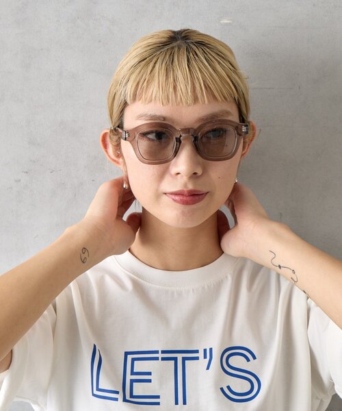 BIRTHDAY BAR(バースデイバー)の「ウェリントンサングラス パデットポーチ付き UVカット(サングラス・レディース・クリア/ブラック・0)」の4枚目の写真