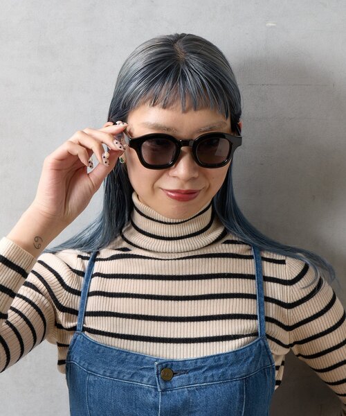 BIRTHDAY BAR(バースデイバー)の「ウェリントンサングラス パデットポーチ付き UVカット(サングラス・レディース・クリア/ブラック・0)」の14枚目の写真