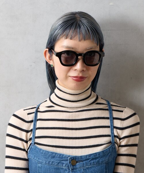 BIRTHDAY BAR(バースデイバー)の「ウェリントンサングラス パデットポーチ付き UVカット(サングラス・レディース・クリア/ブラック・0)」の16枚目の写真