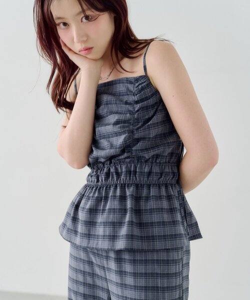 Kastane(カスタネ)の「【低身長サイズ/2サイズ展開】チェックギャザーサロペット(サロペット/オーバーオール・レディース・ブラック/サックスブルー・0/1)」の1枚目の写真