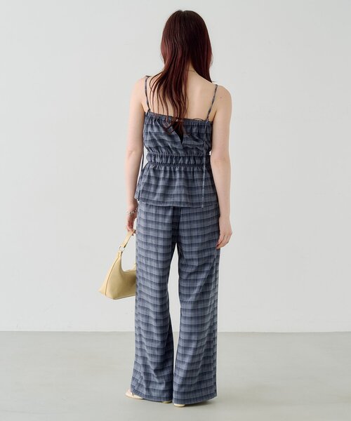 Kastane(カスタネ)の「【低身長サイズ/2サイズ展開】チェックギャザーサロペット(サロペット/オーバーオール・レディース・ブラック/サックスブルー・0/1)」の4枚目の写真