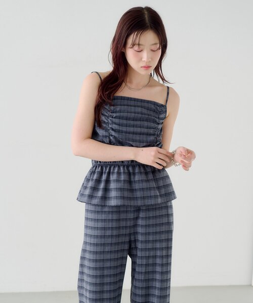 Kastane(カスタネ)の「【低身長サイズ/2サイズ展開】チェックギャザーサロペット(サロペット/オーバーオール・レディース・ブラック/サックスブルー・0/1)」の5枚目の写真