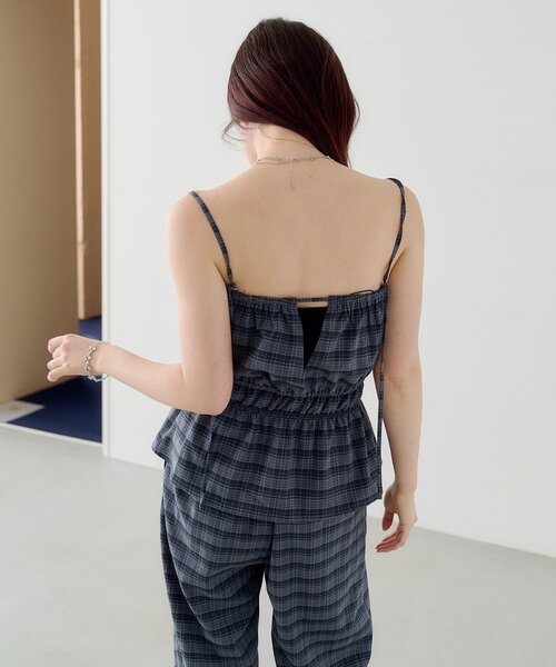 Kastane(カスタネ)の「【低身長サイズ/2サイズ展開】チェックギャザーサロペット(サロペット/オーバーオール・レディース・ブラック/サックスブルー・0/1)」の7枚目の写真