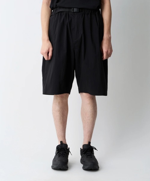 WHITE MOUNTAINEERING（ホワイトマウンテニアリング）の「【White Mountaineering/ホワイトマウンテニアリング】×Dickies WIDE SHORT PANTS（その他パンツ・メンズ・ブラック/ネイビー・1/2）」の4枚目の写真