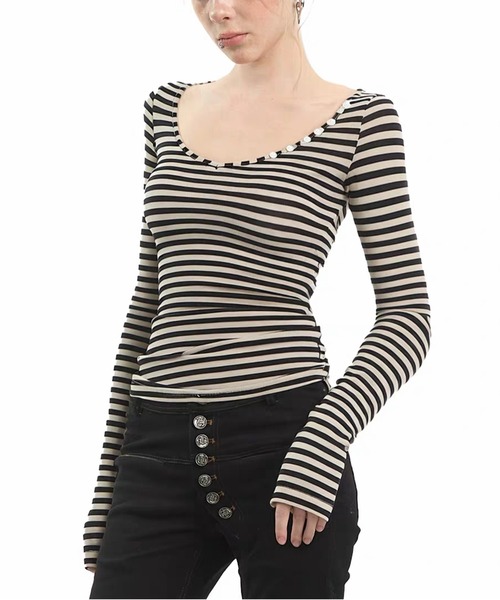 AsheKsha（アシクシャ）の「ゆったりとしたフレンチスタイルのストライプスクエアネックトップス（Tシャツ/カットソー・レディース・ブラック・M）」の8枚目の写真