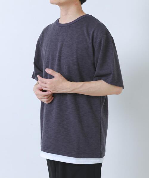 ITEMS URBANRESEARCH(アイテムズ アーバンリサーチ)の「『吸水速乾/UVカット』接触冷感 フェイクレイヤー半袖トップス(Tシャツ/カットソー・メンズ・チャコールグレー/ベージュ系その他/ライトカーキ・LARGE/MEDIUM)」の1枚目の写真