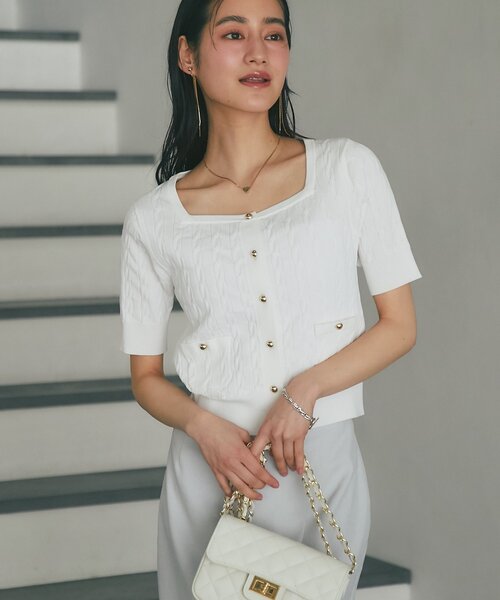 La boutique BonBon（ラブティックボンボン）の「【接触冷感・1枚で決まる！】クールタッチケーブル半袖ニットカーディガン（ニット/セーター・レディース・ネイビー/ホワイト/サックスブルー・FREE）」の9枚目の写真