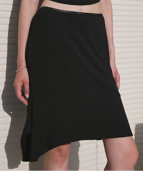 Seivson(セイヴソン)の「CleanSkin Asymmetric Skirt(スカート・レディース・ブラック/オフホワイト・SMALL/MEDIUM/LARGE)」の5枚目の写真