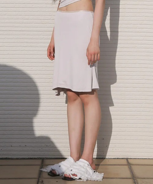 Seivson(セイヴソン)の「CleanSkin Asymmetric Skirt(スカート・レディース・ブラック/オフホワイト・SMALL/MEDIUM/LARGE)」の10枚目の写真