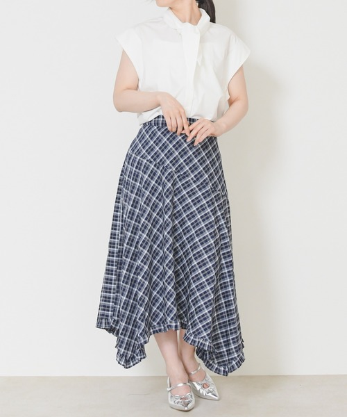 MISCH MASCH(ミッシュマッシュ)の「2026春夏新作 チェック柄アシメヘムロングスカート(スカート・レディース・ベージュ/ネイビー・フリ-)」の6枚目の写真