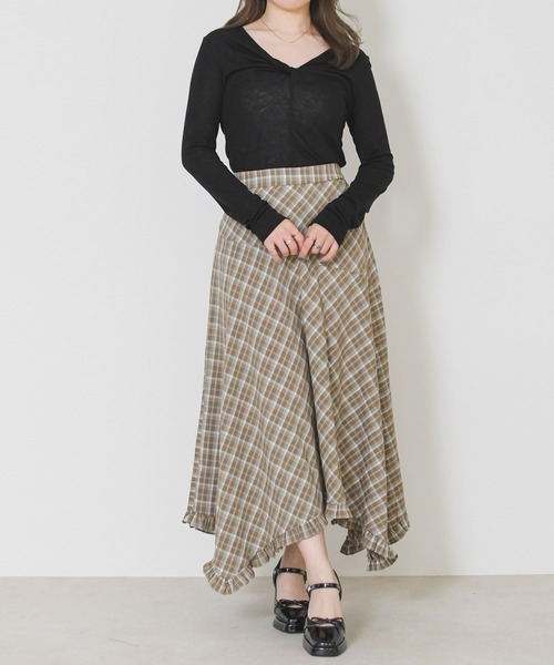 MISCH MASCH(ミッシュマッシュ)の「2026春夏新作 チェック柄アシメヘムロングスカート(スカート・レディース・ベージュ/ネイビー・フリ-)」の11枚目の写真