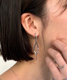 CAPRICIEUX LE'MAGE（カプリシューレマージュ）の「〈GOLDY/ゴールディ〉ドロップラインチェーンピアス（ピアス（両耳用））」