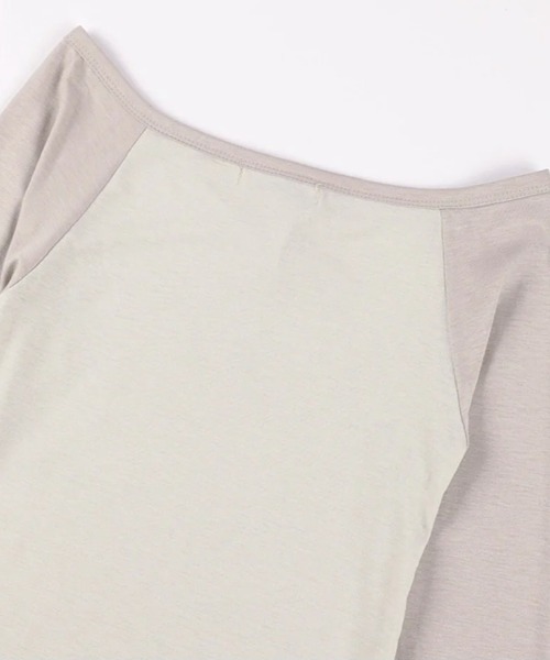 FANCY CLUB(ファンシークラブ)の「【FANCY CLUB】HEAVENLY OFF-SHOULDER LONG SLEEVE / 【ファンシークラブ】ヘブンリーオフショルダー長袖Tシャツ(Tシャツ/カットソー・レディース・ベージュ/チャコール・ONE SIZE)」の22枚目の写真