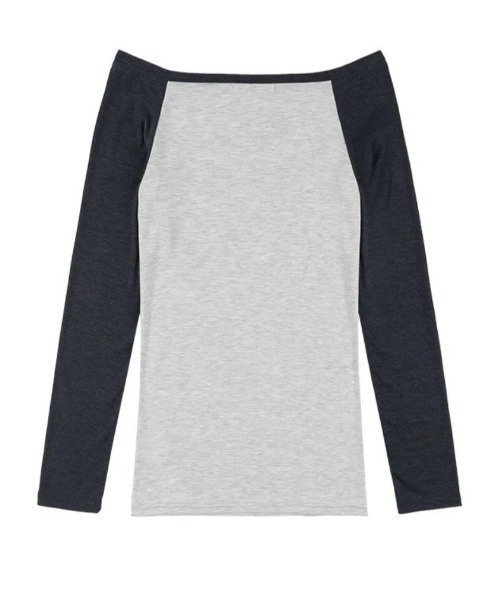 FANCY CLUB(ファンシークラブ)の「【FANCY CLUB】HEAVENLY OFF-SHOULDER LONG SLEEVE / 【ファンシークラブ】ヘブンリーオフショルダー長袖Tシャツ(Tシャツ/カットソー・レディース・ベージュ/チャコール・ONE SIZE)」の10枚目の写真