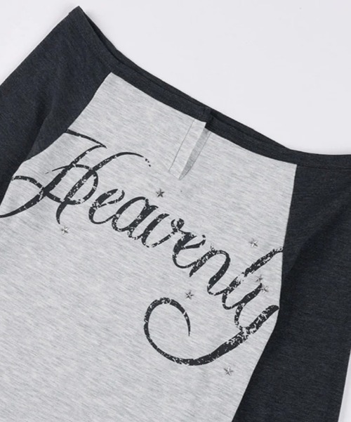 FANCY CLUB(ファンシークラブ)の「【FANCY CLUB】HEAVENLY OFF-SHOULDER LONG SLEEVE / 【ファンシークラブ】ヘブンリーオフショルダー長袖Tシャツ(Tシャツ/カットソー・レディース・ベージュ/チャコール・ONE SIZE)」の11枚目の写真
