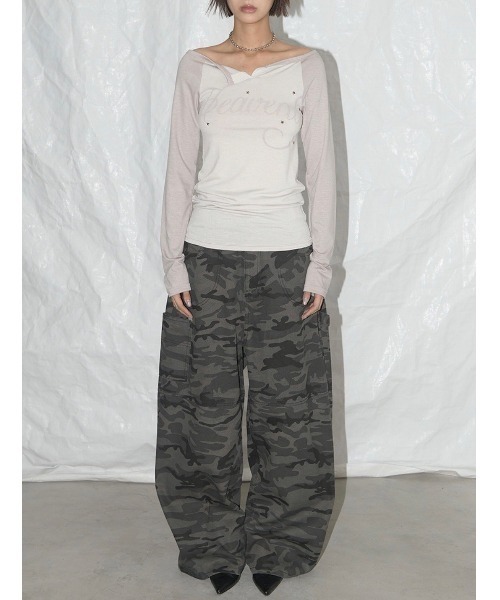 FANCY CLUB(ファンシークラブ)の「【FANCY CLUB】HEAVENLY OFF-SHOULDER LONG SLEEVE / 【ファンシークラブ】ヘブンリーオフショルダー長袖Tシャツ(Tシャツ/カットソー・レディース・ベージュ/チャコール・ONE SIZE)」の16枚目の写真