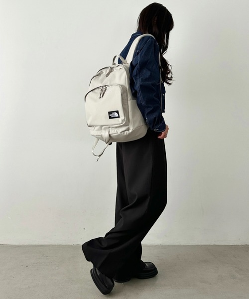 THE NORTH FACE(ザノースフェイス)の「THE NORTH FACE(ザ・ノースフェイス)/PC・A4収納可能 22L リュック バックパック 通勤通学/TNF DAY PACK M(バックパック/リュック・レディース・ブラック/ホワイト・FREE)」の15枚目の写真