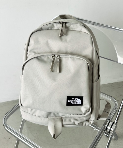 THE NORTH FACE(ザノースフェイス)の「THE NORTH FACE(ザ・ノースフェイス)/PC・A4収納可能 22L リュック バックパック 通勤通学/TNF DAY PACK M(バックパック/リュック・レディース・ブラック/ホワイト・FREE)」の17枚目の写真