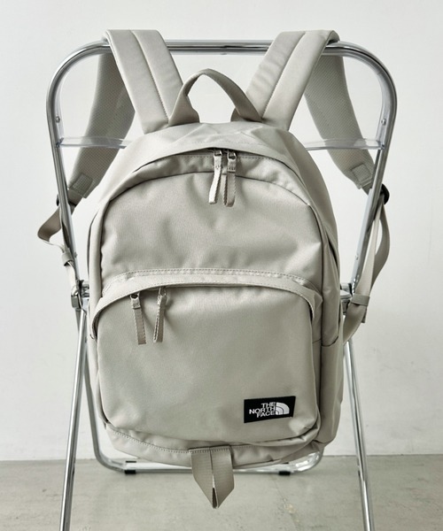 THE NORTH FACE(ザノースフェイス)の「THE NORTH FACE(ザ・ノースフェイス)/PC・A4収納可能 22L リュック バックパック 通勤通学/TNF DAY PACK M(バックパック/リュック・レディース・ブラック/ホワイト・FREE)」の18枚目の写真