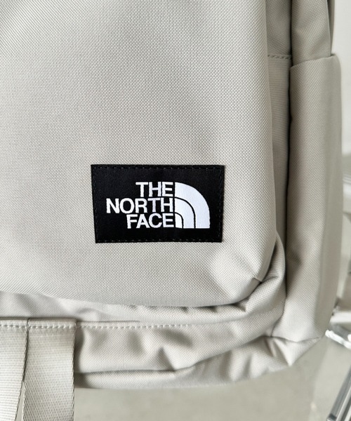 THE NORTH FACE(ザノースフェイス)の「THE NORTH FACE(ザ・ノースフェイス)/PC・A4収納可能 22L リュック バックパック 通勤通学/TNF DAY PACK M(バックパック/リュック・レディース・ブラック/ホワイト・FREE)」の19枚目の写真