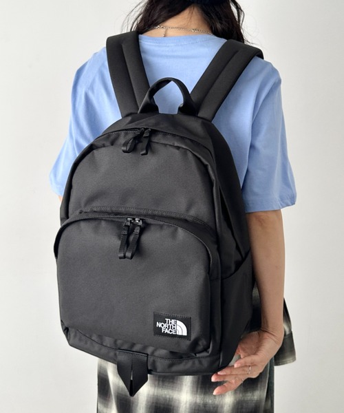 THE NORTH FACE(ザノースフェイス)の「THE NORTH FACE(ザ・ノースフェイス)/PC・A4収納可能 22L リュック バックパック 通勤通学/TNF DAY PACK M(バックパック/リュック・レディース・ブラック/ホワイト・FREE)」の20枚目の写真