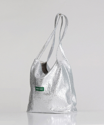 GREEN STUFF（グリーンスタッフ）の「boxy bag 53 - glitter texture titanium silver（ショルダーバッグ）」