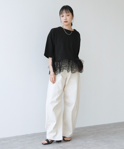 Yeoun(ヨウン)の「裾レースTシャツ(Tシャツ/カットソー・レディース・ブラック/オフホワイト・FREE)」の4枚目の写真