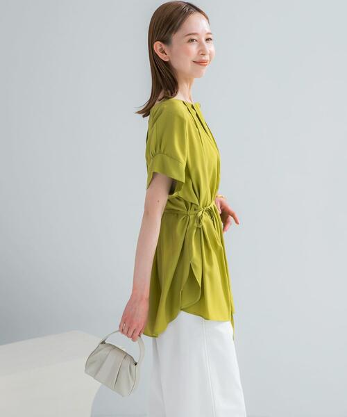 URBAN RESEARCH ROSSO WOMEN(アーバンリサーチ ロッソ)の「『一部WEB限定カラー』タックデザインブラウス(シャツ/ブラウス・レディース・グリーン系その他/ネイビー/ブラウン/オフホワイト・FREE)」の22枚目の写真