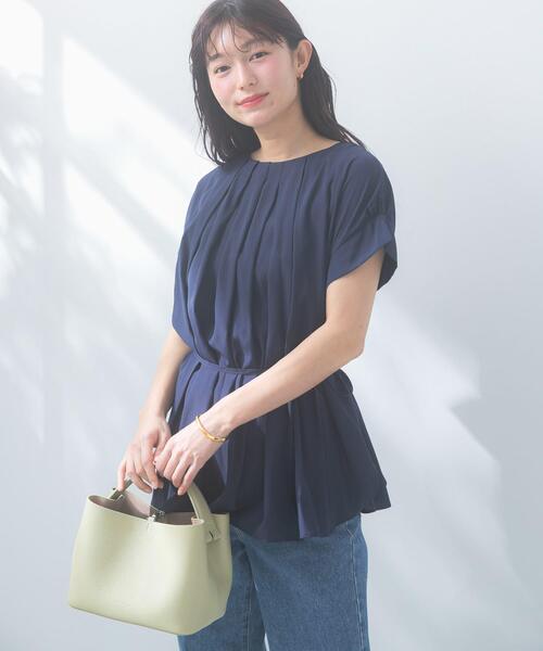 URBAN RESEARCH ROSSO WOMEN(アーバンリサーチ ロッソ)の「『一部WEB限定カラー』タックデザインブラウス(シャツ/ブラウス・レディース・グリーン系その他/ネイビー/ブラウン/オフホワイト・FREE)」の10枚目の写真