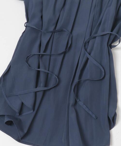 URBAN RESEARCH ROSSO WOMEN(アーバンリサーチ ロッソ)の「『一部WEB限定カラー』タックデザインブラウス(シャツ/ブラウス・レディース・グリーン系その他/ネイビー/ブラウン/オフホワイト・FREE)」の14枚目の写真