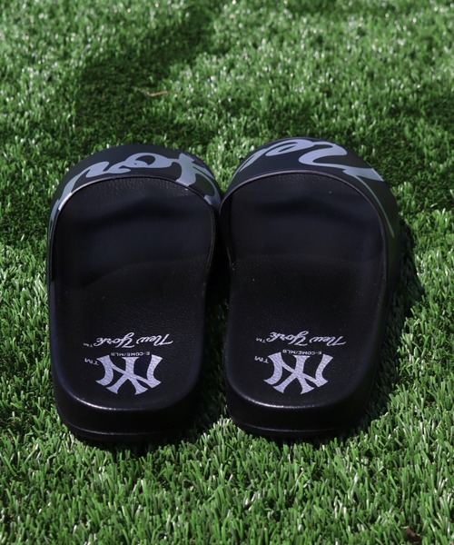 MLB(メジャーリーグベースボール)の「【MLB/メジャーリーグベースボール】スクリプトロゴ シャワーサンダル/リカバリーサンダル(サンダル・メンズ・ブラック系2/ブラック系1/ブラック系4/ブラック系3・26cm/27cm/28cm)」の12枚目の写真