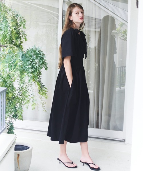 LE CIEL BLEU(ルシェルブルー)の「ラウンドフォームドレス / Round Form Dress(ワンピース・レディース・ブラック・36)」の2枚目の写真