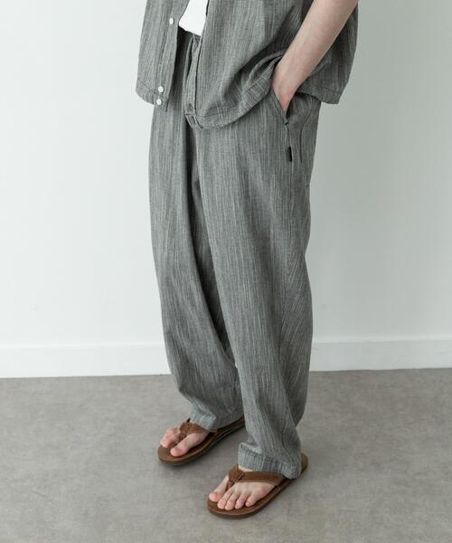 URBAN RESEARCH Sonny Label(アーバンリサーチサニーレーベル)の「ミニ千鳥格子イージーワイドパンツ(その他パンツ・メンズ・ブラック/ネイビー・MEDIUM/LARGE)」の2枚目の写真