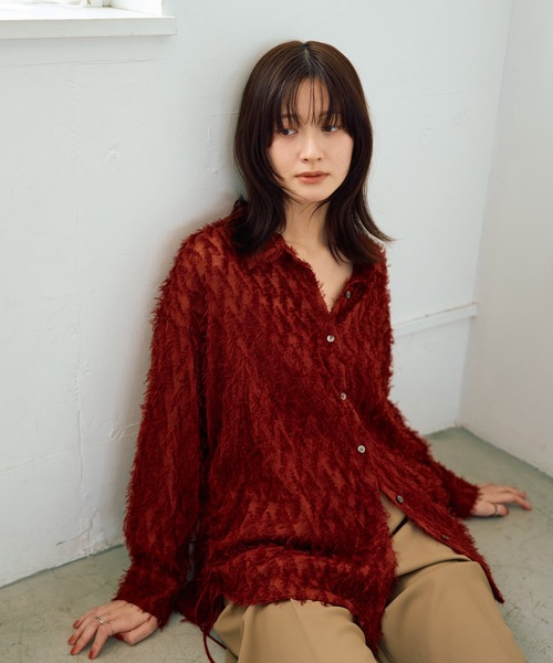 YECCA VECCA(イェッカヴェッカ)の「サイドドロストシアージャガードシャツ(シャツ/ブラウス・レディース・アイボリー/ブラック/レッド・FREE)」の1枚目の写真