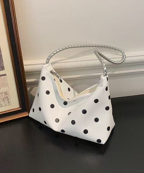 Achic(アシック)の「ドット柄ショルダーバッグ(ショルダーバッグ・レディース・ホワイト/ブラック・F)」の10枚目の写真