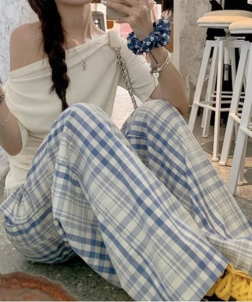 &soiree(アンドソワレ)の「ニュアンスカラーチェックワイドパンツ(その他パンツ・レディース・ブルー・SMALL/MEDIUM)」の5枚目の写真