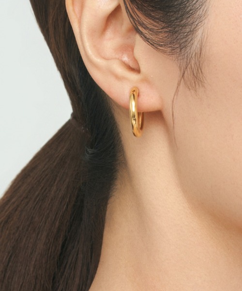 UNITED JEWELS-ef-(ユナイテッドジュエルズイフ)の「Hoop Earrings(イヤリング・レディース・シルバー/イエローゴールド・FREE)」の3枚目の写真