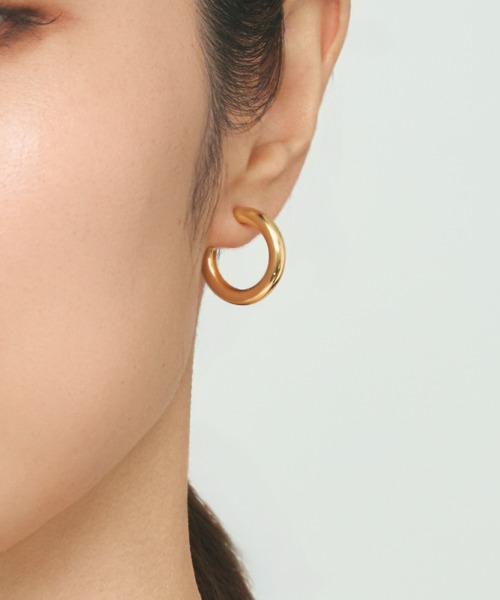 UNITED JEWELS-ef-(ユナイテッドジュエルズイフ)の「Hoop Earrings(イヤリング・レディース・シルバー/イエローゴールド・FREE)」の4枚目の写真