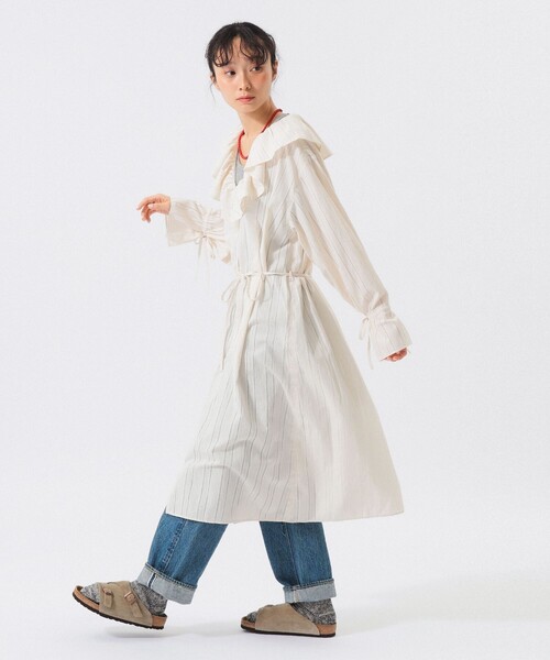 BEAMS BOY(ビームスボーイ)の「ドビー ストライプ ワンピース(ワンピース・レディース・オフホワイト/ブラック・0/1/2)」の4枚目の写真